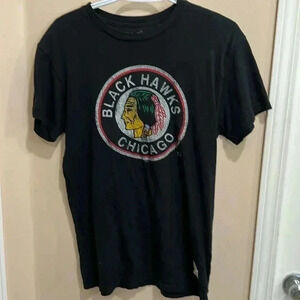 (7)  Chicago blackhawks tshirt